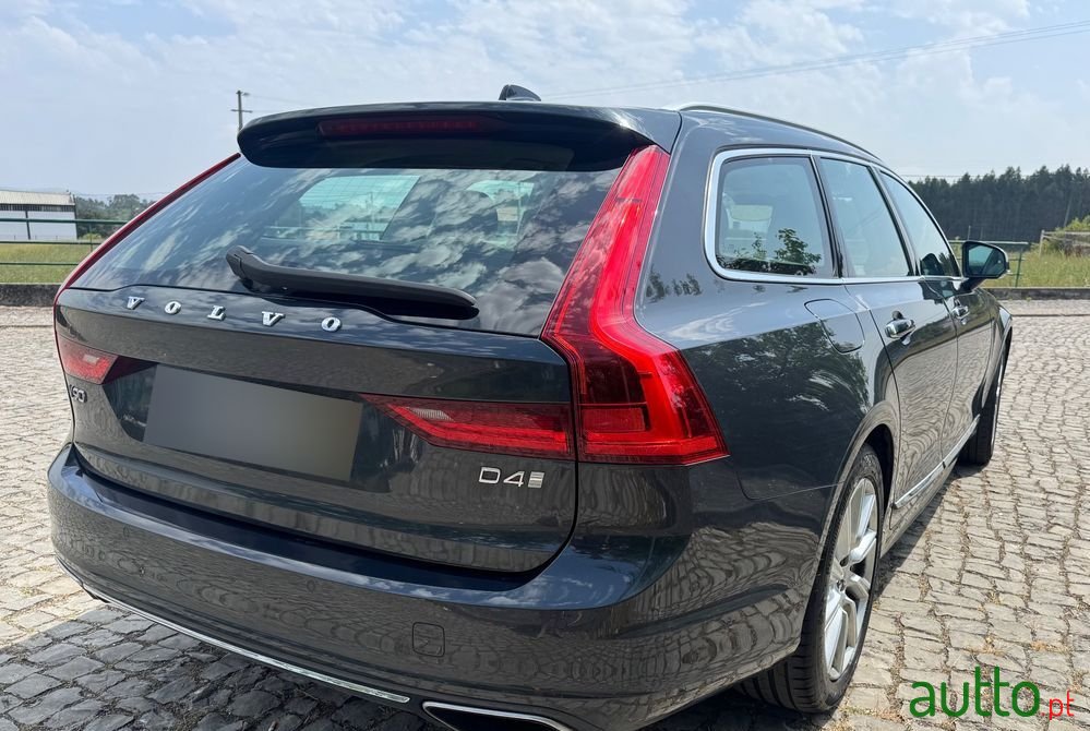 2020' Volvo V90 photo #4
