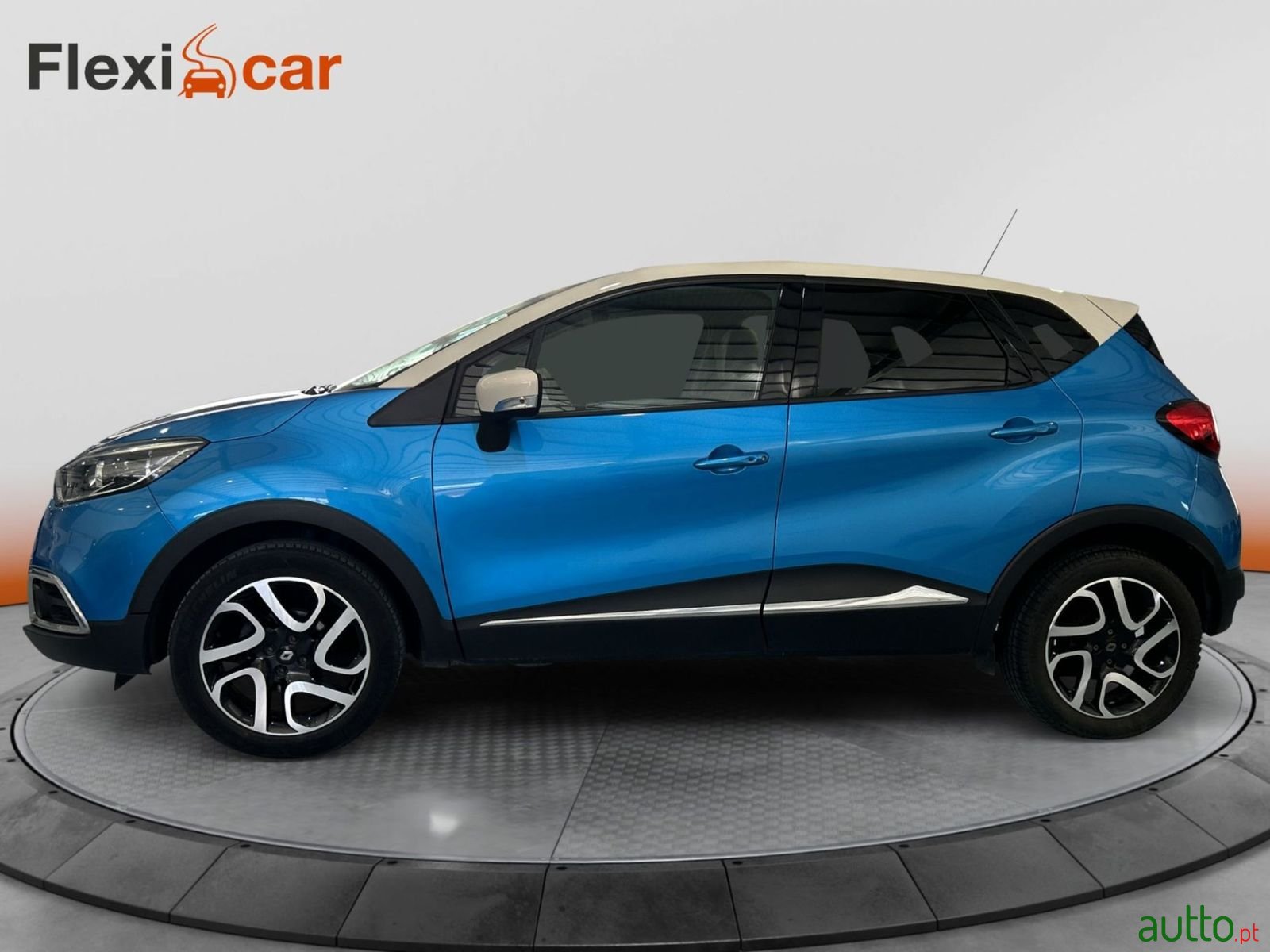 2015' Renault Captur photo #3