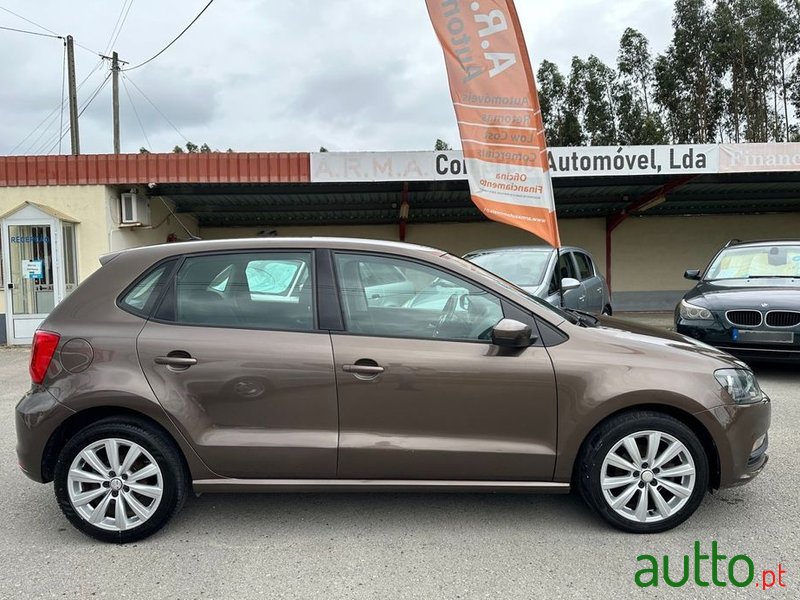 2015' Volkswagen Polo photo #4