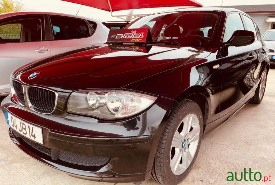 2010' BMW 118 D photo #2