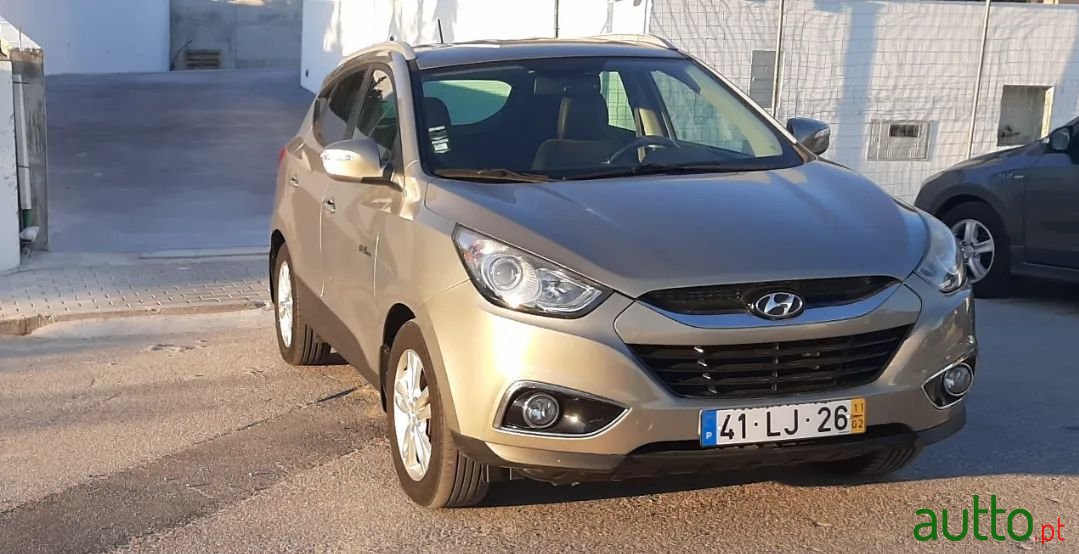 2011' Hyundai ix35 photo #2