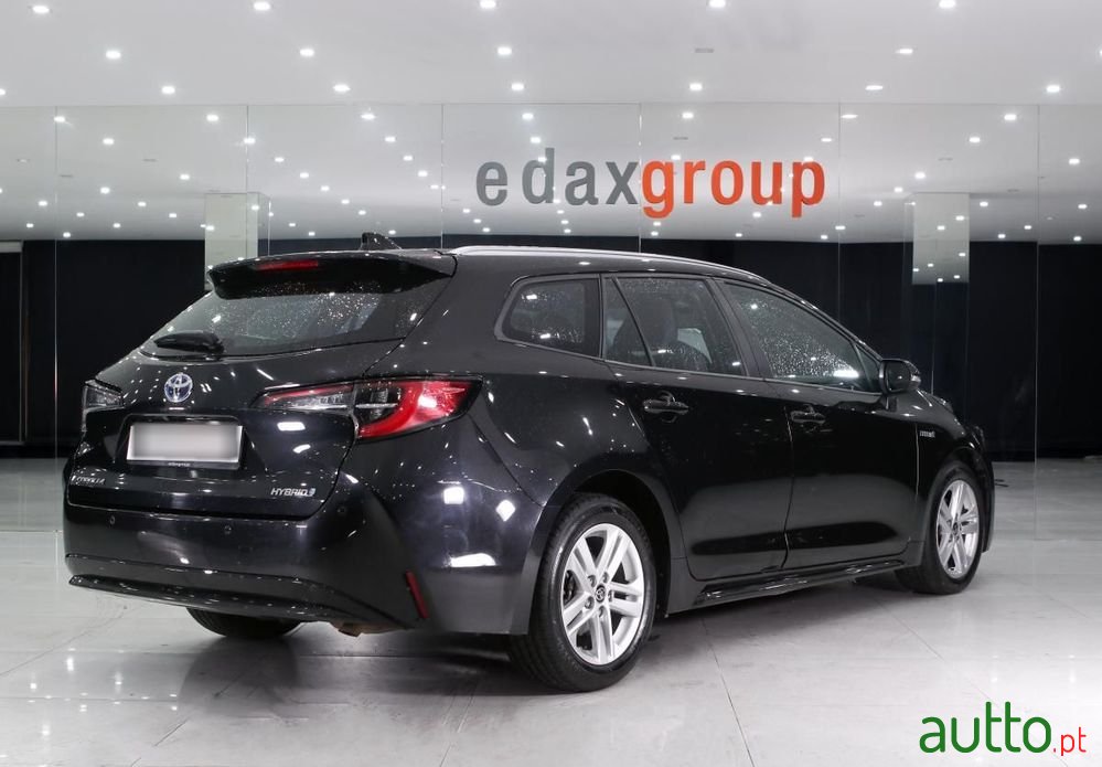 2021' Toyota Corolla Touring Sports photo #3