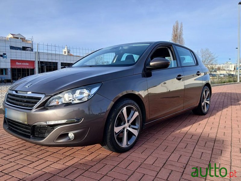 2013' Peugeot 308 1.6 E-Hdi Allure photo #2