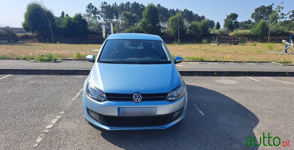 2010' Volkswagen Polo photo #2