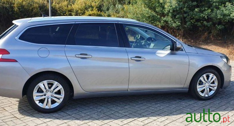 2015' Peugeot 308 Sw photo #1