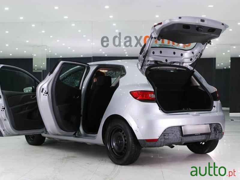 2013' Renault Clio photo #5