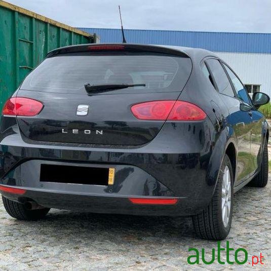 2010' SEAT Leon photo #1