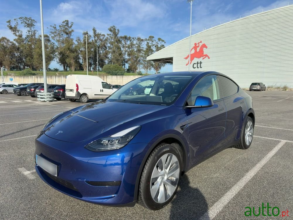 2023' Tesla Model Y photo #3