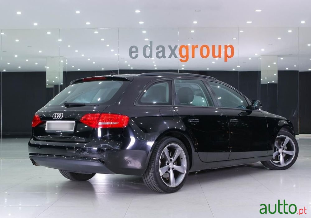 2012' Audi A4 Avant photo #3