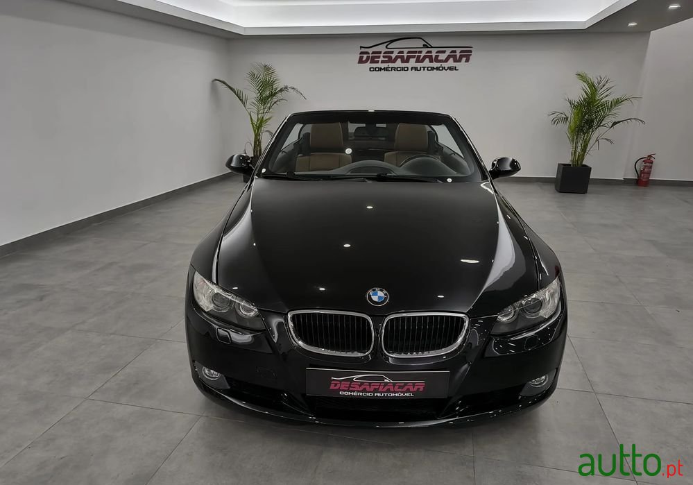2009' BMW Série 3 I Cabrio photo #3
