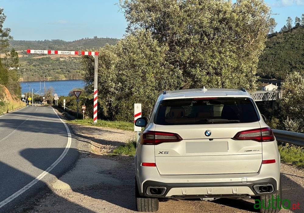 2020' BMW Série X 45 E Xdrive Pack M photo #3