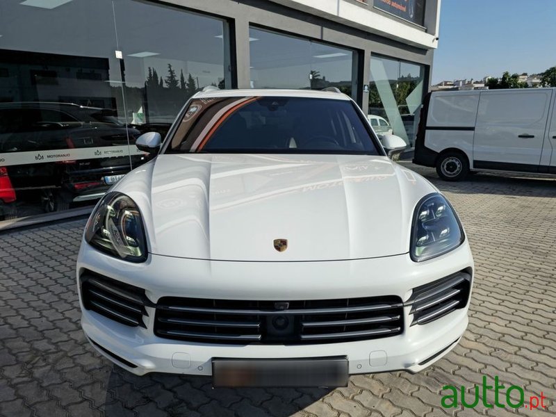 2018' Porsche Cayenne E-Hybrid photo #2