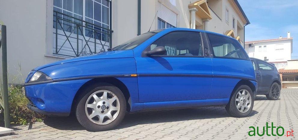 2000' Lancia Y Elefantino Rosso photo #1