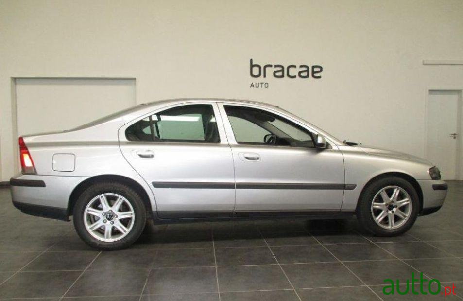 2002' Volvo S60 2.4 D5 photo #1
