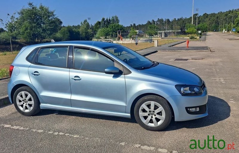 2010' Volkswagen Polo photo #3