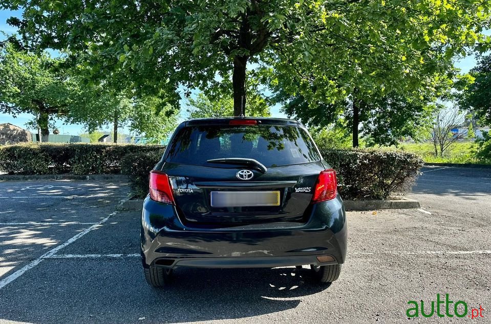 2016' Toyota Yaris photo #6