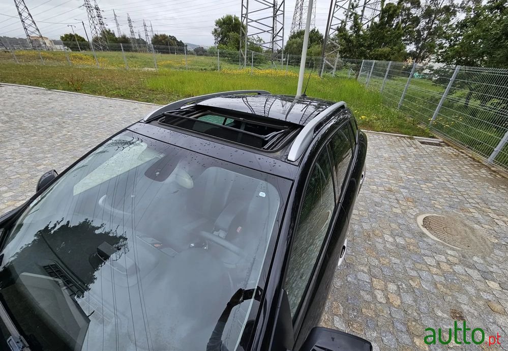 2011' Renault Megane Sport Tourer photo #3