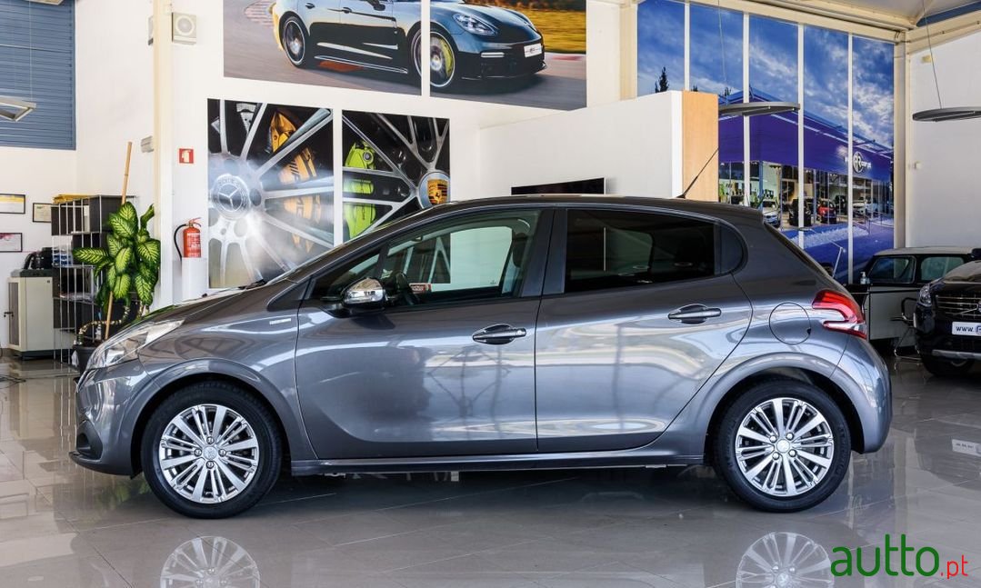 2018' Peugeot 208 photo #2