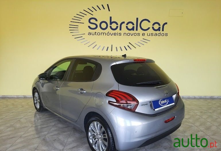 2019' Peugeot 208 photo #6