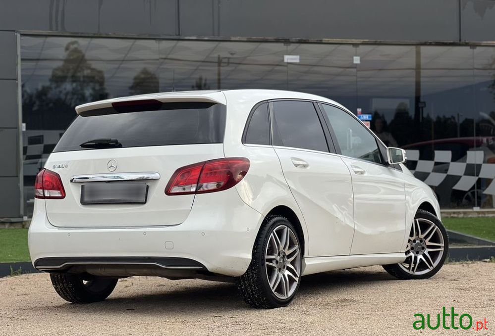 2015' Mercedes-Benz B 180 photo #5