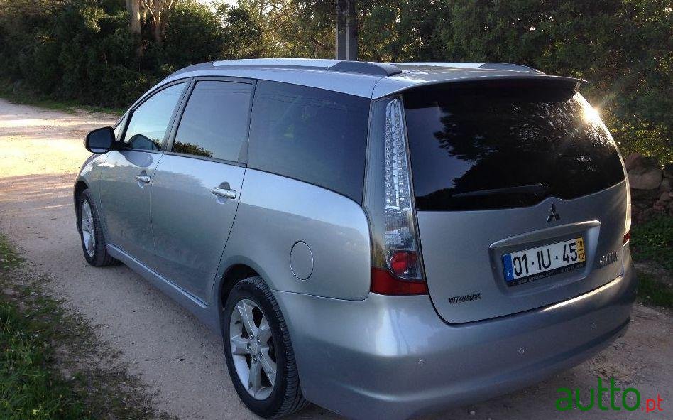 2010' Mitsubishi Grandis 2.0 Did Insport photo #1