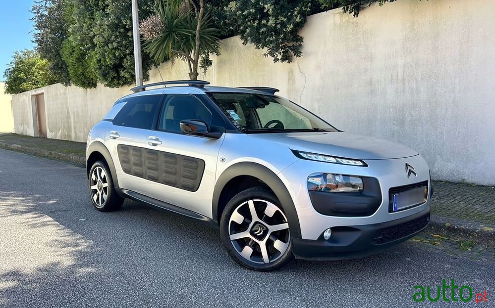 2015' Citroen C4 Cactus photo #2