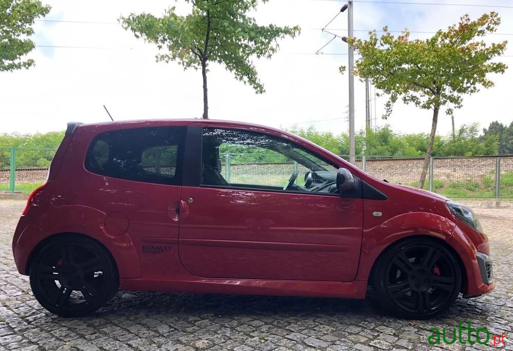 2009' Renault Twingo 1.6 16V Rs photo #6