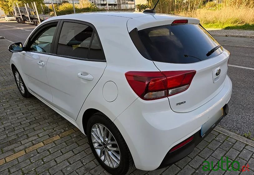 2017' Kia Rio 1.2 Cvvt Sx photo #4