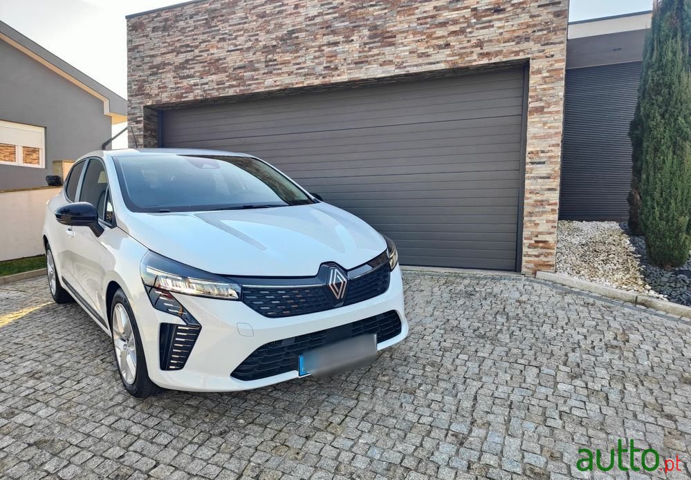 2024' Renault Clio photo #3