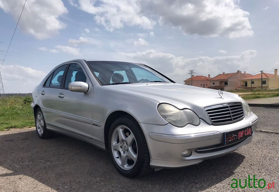 2002' Mercedes-Benz C-220 photo #1
