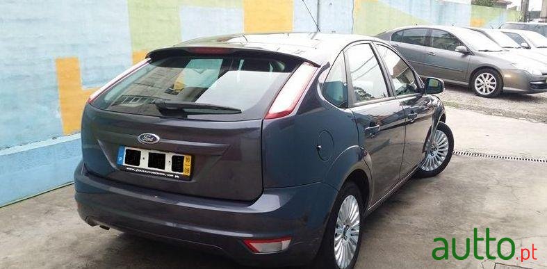 2010' Ford Focus 1.6 Tdci Titanium photo #2