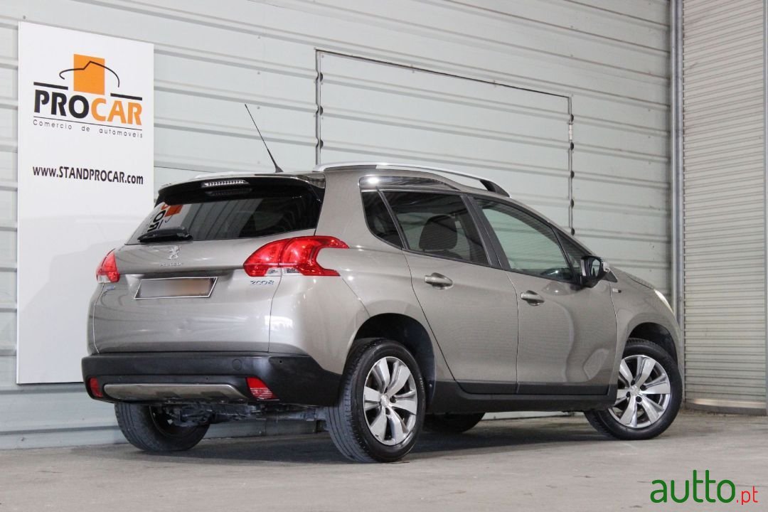 2016' Peugeot 2008 photo #2