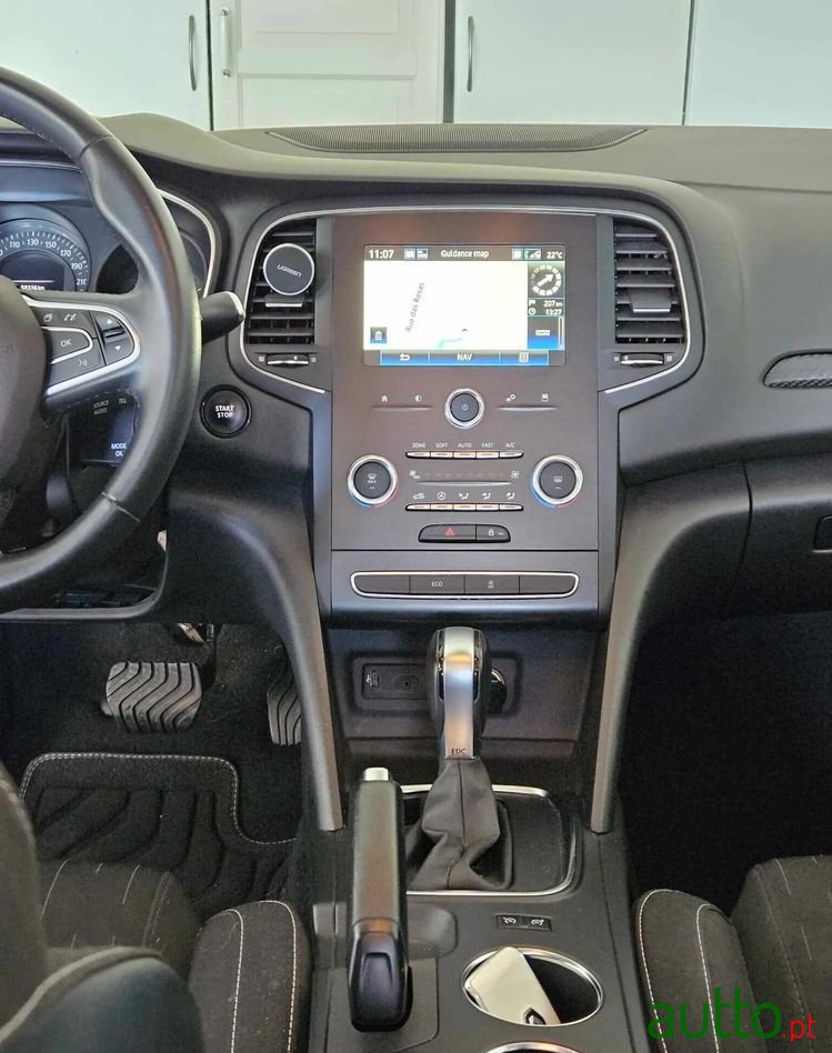 2019' Renault Megane Sport Tourer photo #6