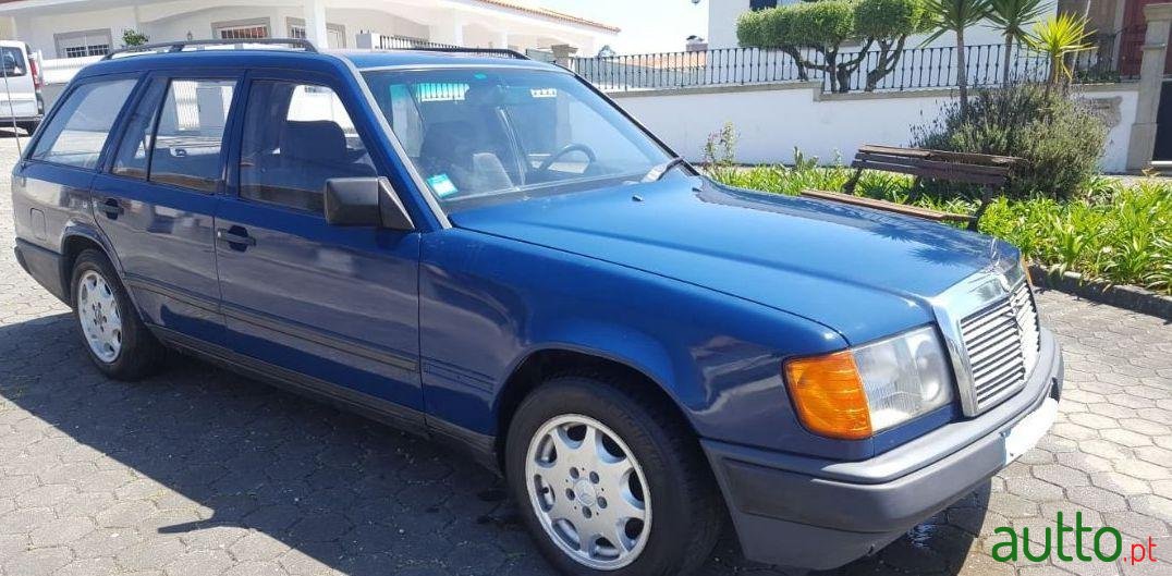 1986' Mercedes-Benz 200 200 photo #2