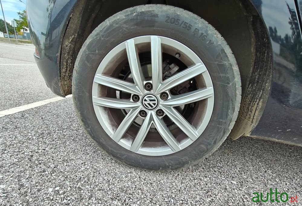 2018' Volkswagen Golf photo #5