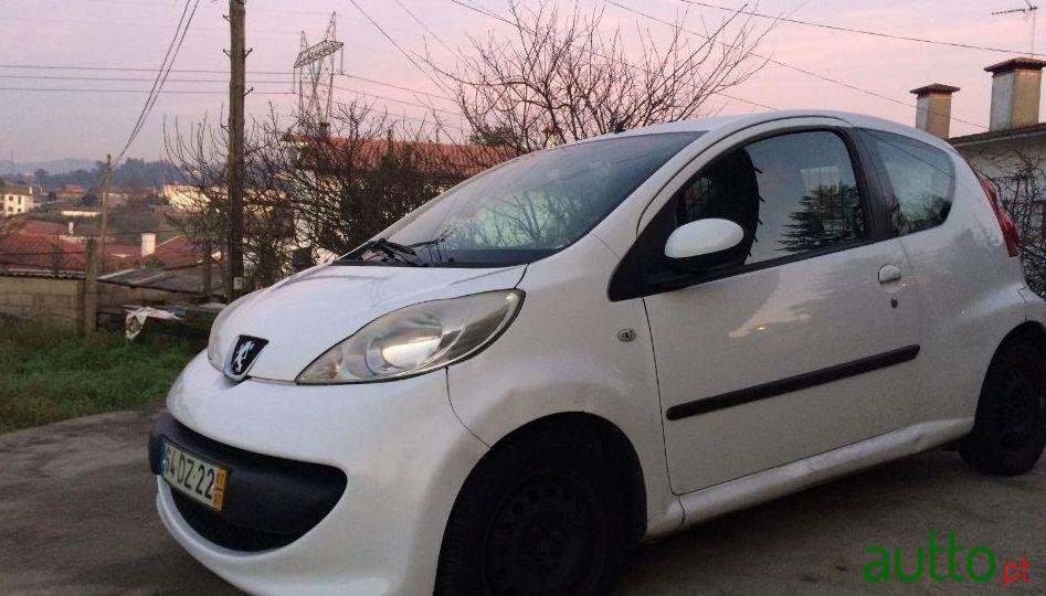 2007' Peugeot 107 photo #3