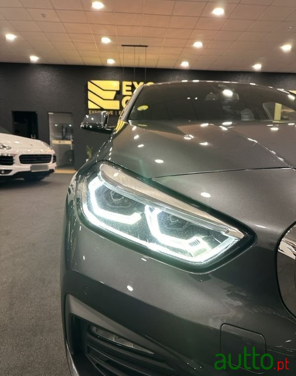 2020' BMW 116 D Line Sport Auto photo #4