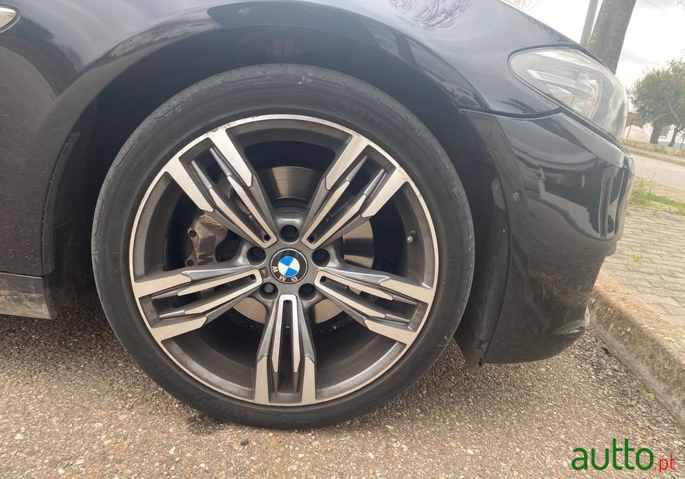 2013' BMW 520 D Pack M Auto photo #6