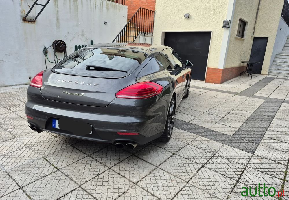 2016' Porsche Panamera S E-Hybrid photo #1