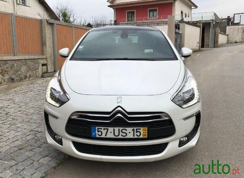 2013' Citroen DS5 Sport So Chic photo #1