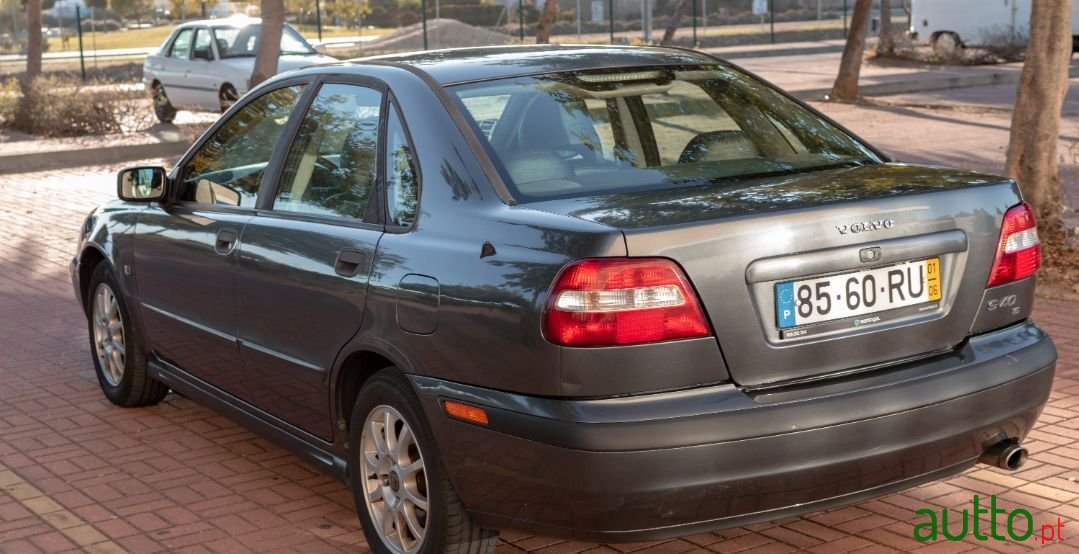 2001' Volvo S40 photo #1