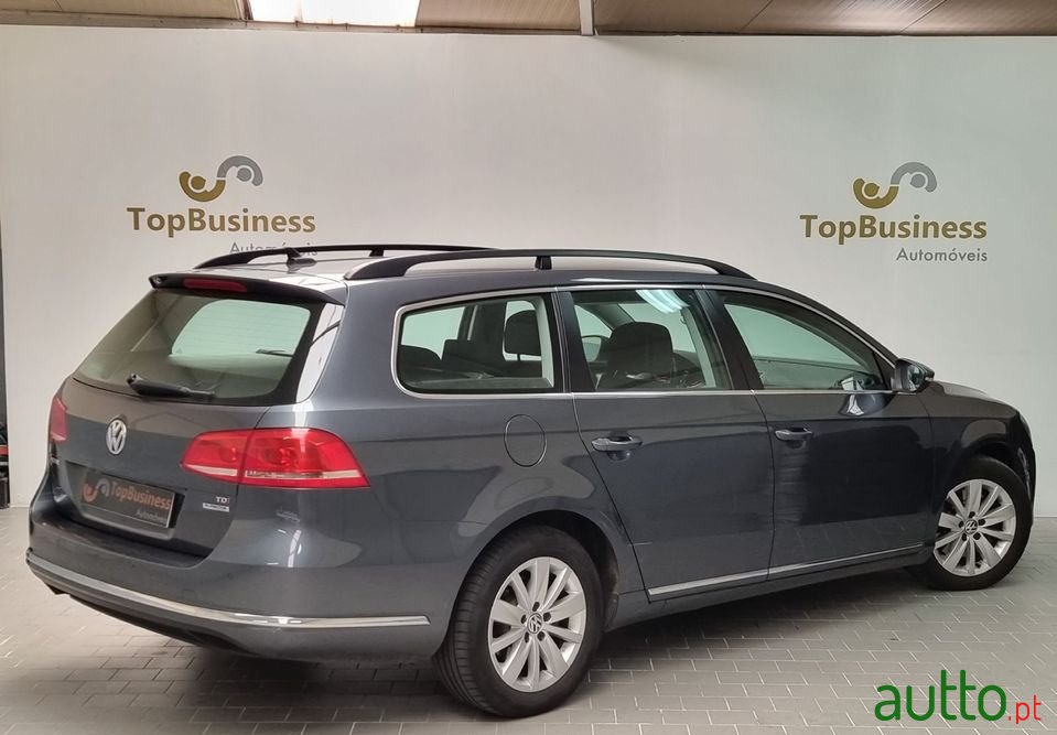 2014' Volkswagen Passat Variant photo #4