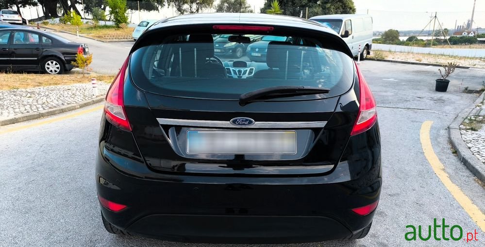 2010' Ford Fiesta 1.25 Titanium photo #2