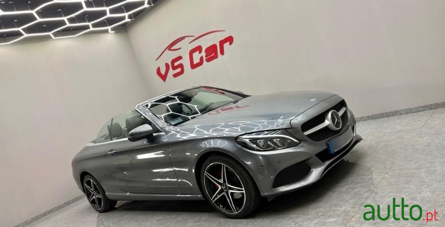 2018' Mercedes-Benz Classe C photo #4