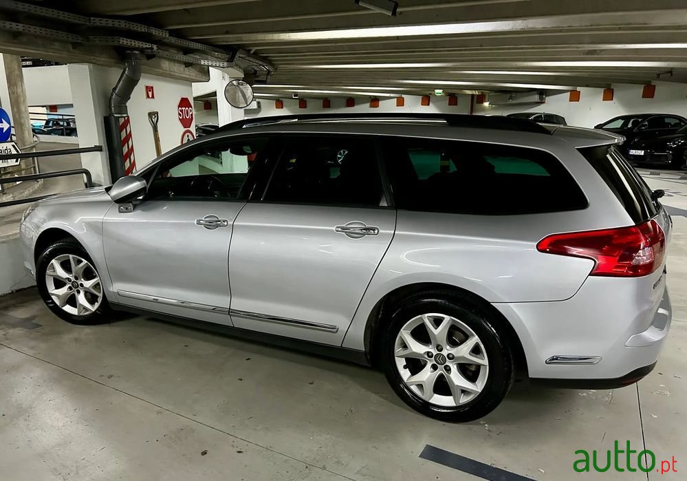 2008' Citroen C5 Tourer photo #1