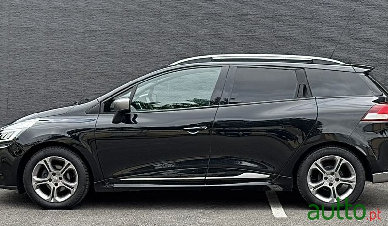2016' Renault Clio Sport Tourer photo #4