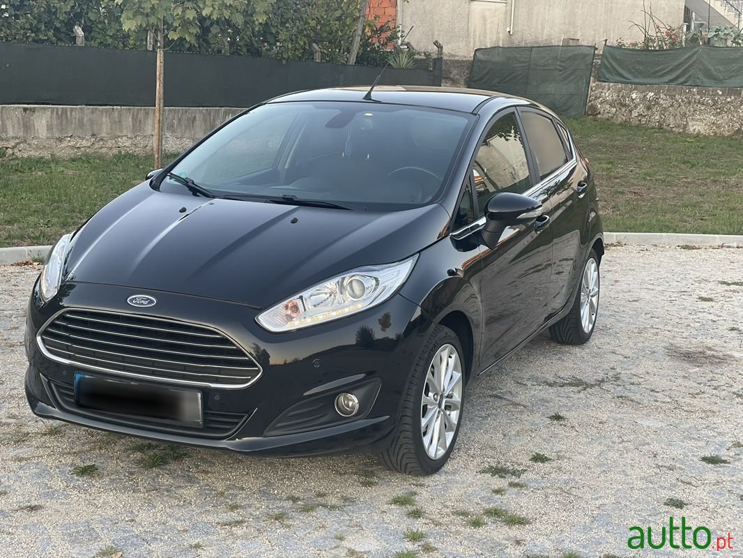 2016' Ford Fiesta photo #2