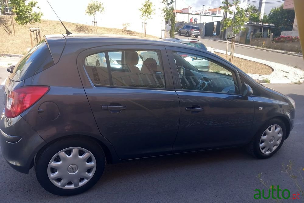 2012' Opel Corsa photo #3