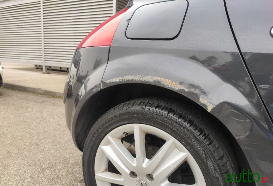 2005' Renault Megane photo #2