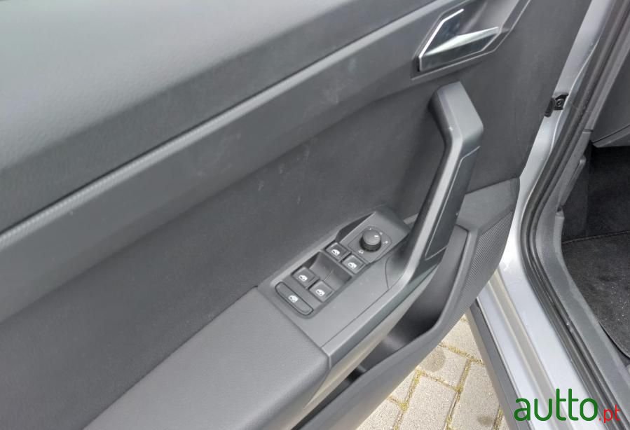 2024' SEAT Arona 1.0 Tsi Style Dsg photo #5